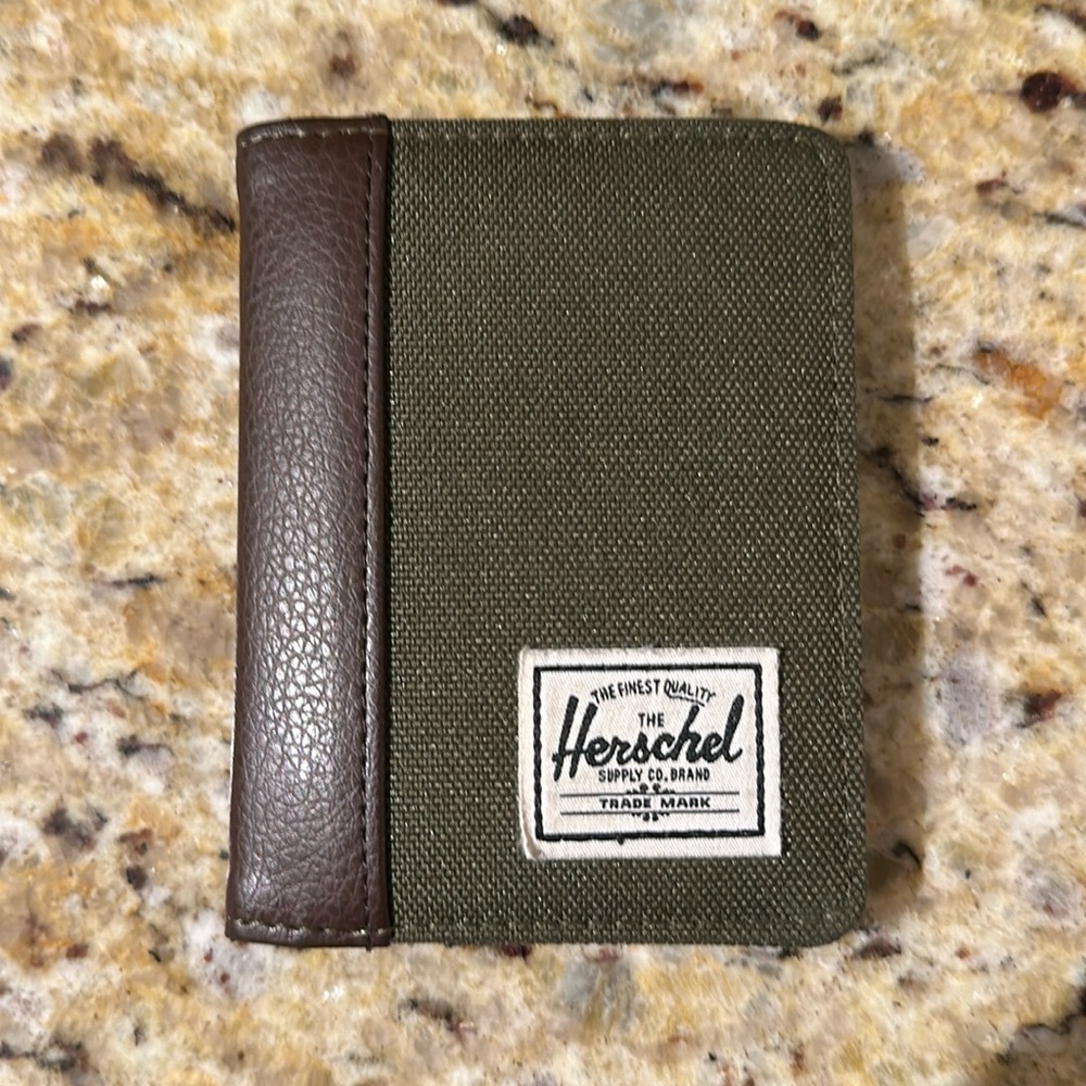 Herschel Gordon wallet